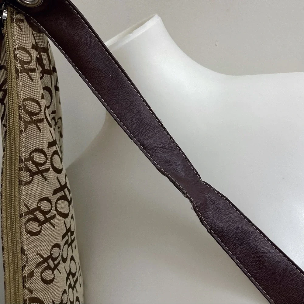 Vintage Y2K XOXO Tan and Brown Hobo Bag Casual Chic